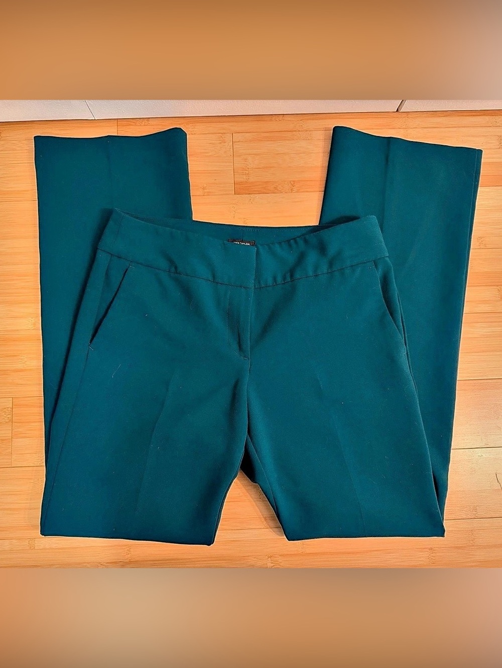 Ann Taylor Factory Straight Leg Trousers in Green Size 4